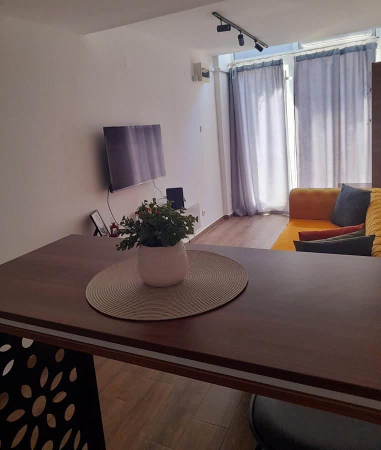 Limone Apartmani Ni Екстериор снимка